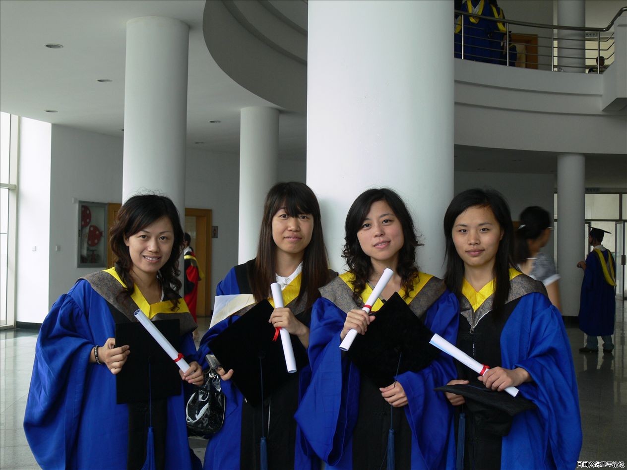 黄门2008年毕业的四朵金花，从左到右：叶青云、郑艳、吉黎霞、贾玉洁.JPG