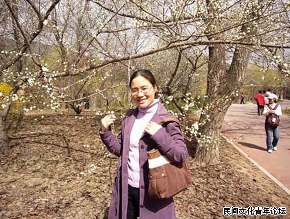 朱老师在北京植物园留影.jpg