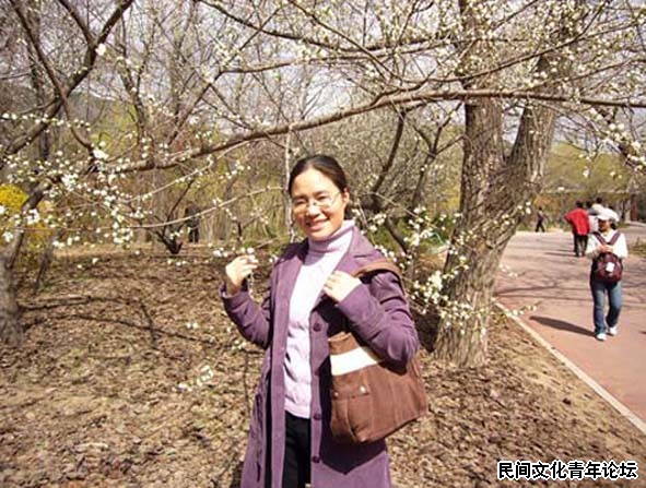 朱老师在北京植物园留影.jpg