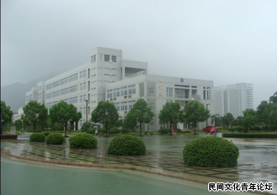 人文学院教学楼.jpg