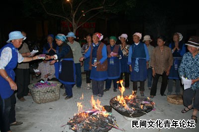 白族中元节“莲池会”本主庙村落祭祀.jpg